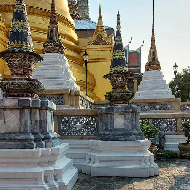 Experience the grandeur of Thailand’s royal heritage at the Grand Palace – where history comes alive