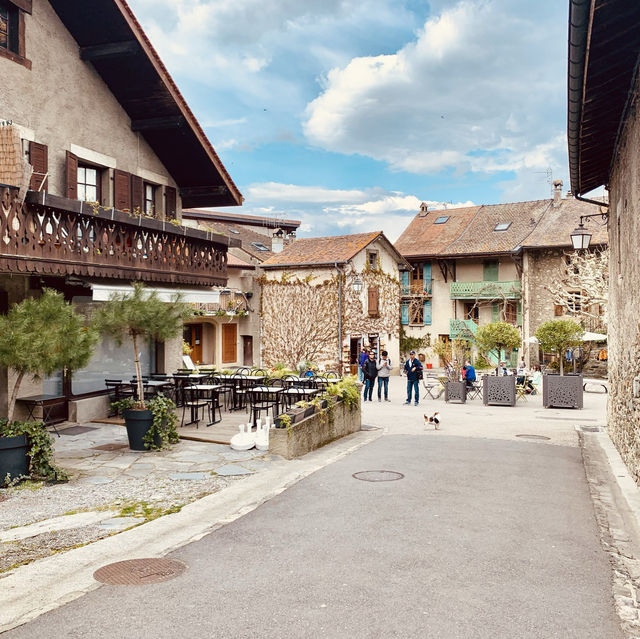 Exploring the Enchanting Medieval Village of Yvoire