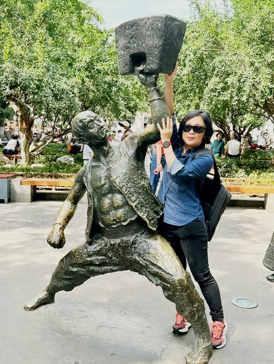 Awesome trip through Xi'an Muslim Street 