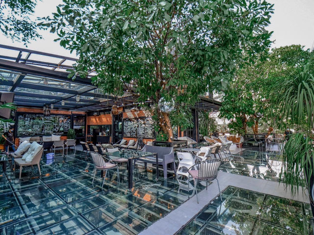 ที่พักและร้านอาหารที่เปิด24ชั่วโมง 