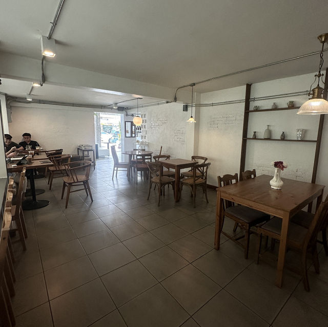 Deliciously Chill at Nam Kee Cafe!