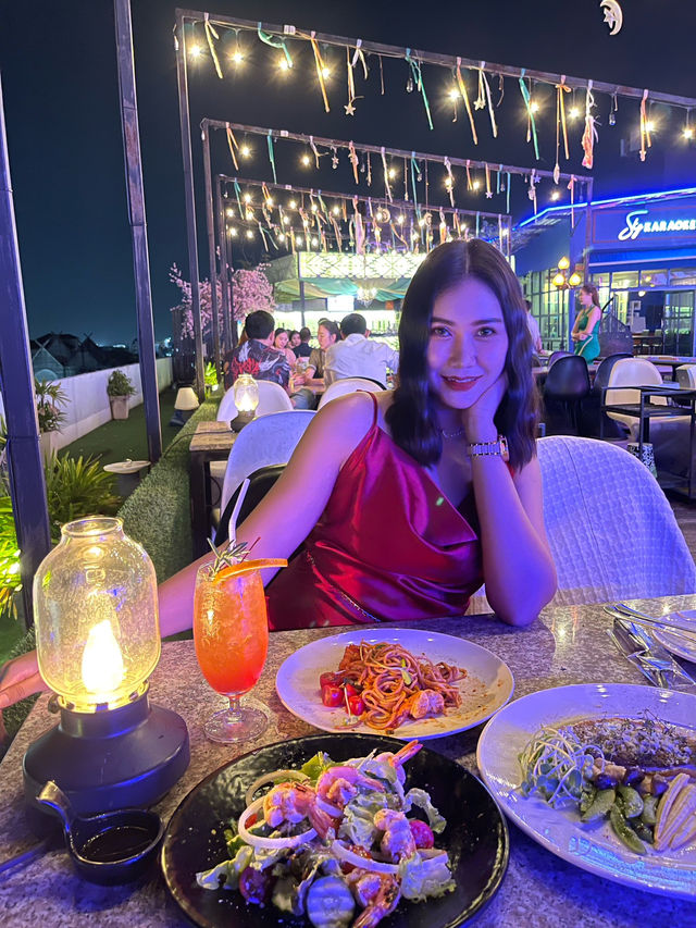 Level 9 Rooftop Bar🍷