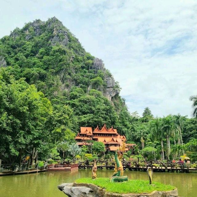 Wat Tham Khao Wong