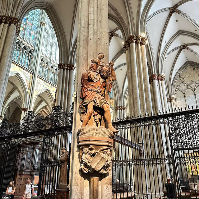 國王學院禮拜堂：壯麗與歷史 ⛪✨