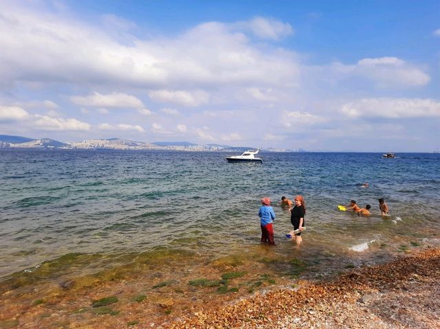 【土耳其伊斯坦布爾】Kınalıada島：清澈果凍海、適合游泳浮潛，徒步環島拍照打卡