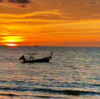 Best Sunset in Phi Phi Island, Phuket 🌅