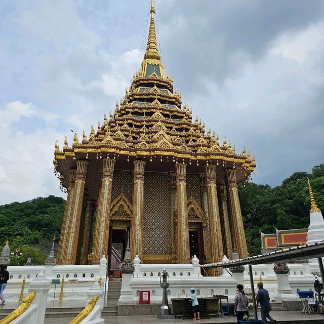 ไหว้พระวัดพระพุทธบาทสระบุรี เสริมมงคลชีวิต