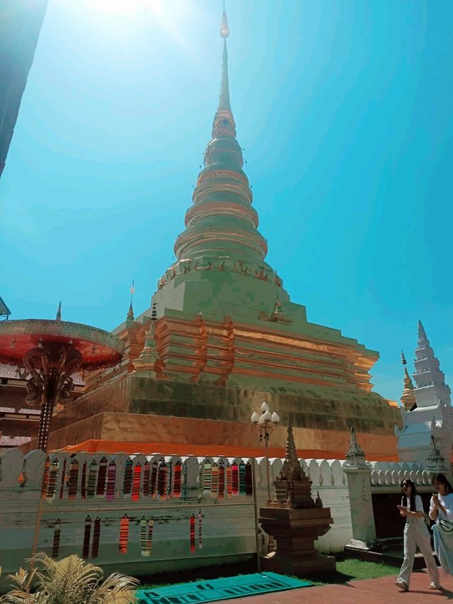 วัดพระธาตุแช่แห้ง