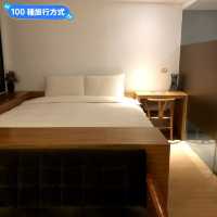打開白色小屋的紅色大門，台南設計師旅店：8又二分之一