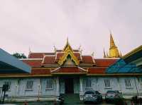 曼谷考山路附近小眾皇家寺廟景點Wat Tri Thotsathep Worawihan，適合散步拍照