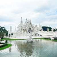  วัดร่องขุ่น – ศิลปะที่สะท้อนจิตวิญญาณอย่างงดงาม