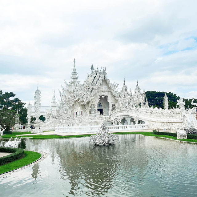  วัดร่องขุ่น – ศิลปะที่สะท้อนจิตวิญญาณอย่างงดงาม