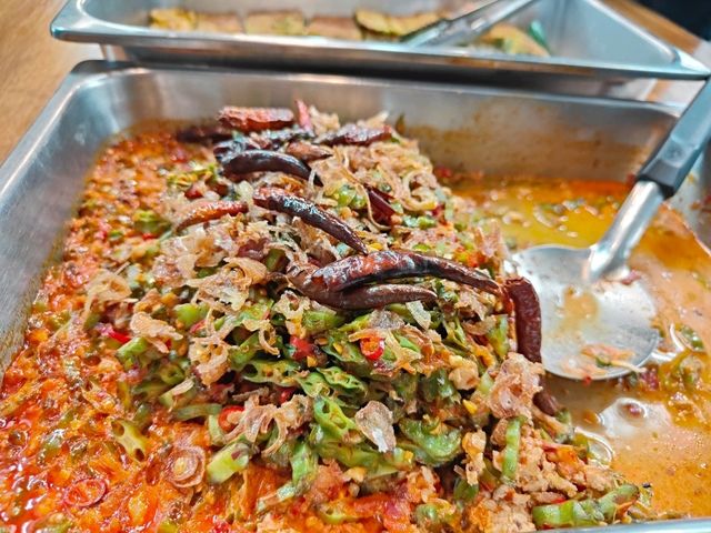 เปิดพิกัดร้านลับข้าวแกงไทย