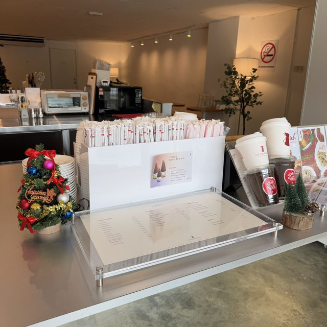 Where Coffee Meets Christmas Magic: Ang Ang’s Roastery Experience