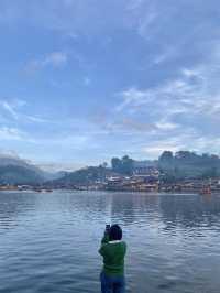 บ้านรักไทย | จ.แม่ฮ่องสอน 🏘️⛰️🏮🛶