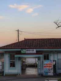 【神奈川🇯🇵】海が見える崖の上にある駅
