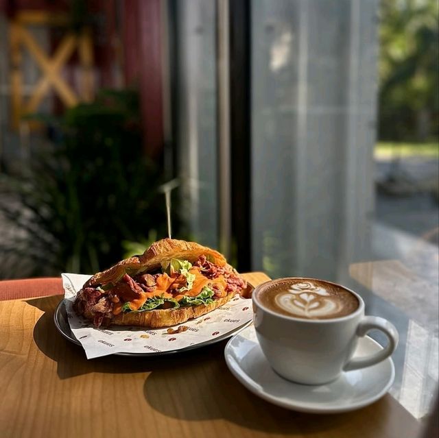 Ekues Cabin Cafe: A Tranquil Retreat in Putrajaya