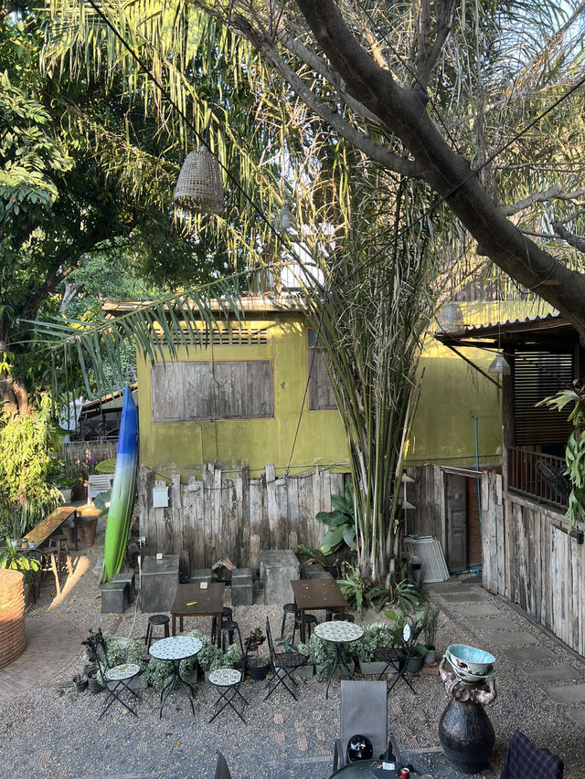 คาเฟ่ Wooden House Cafe’ ลำปาง