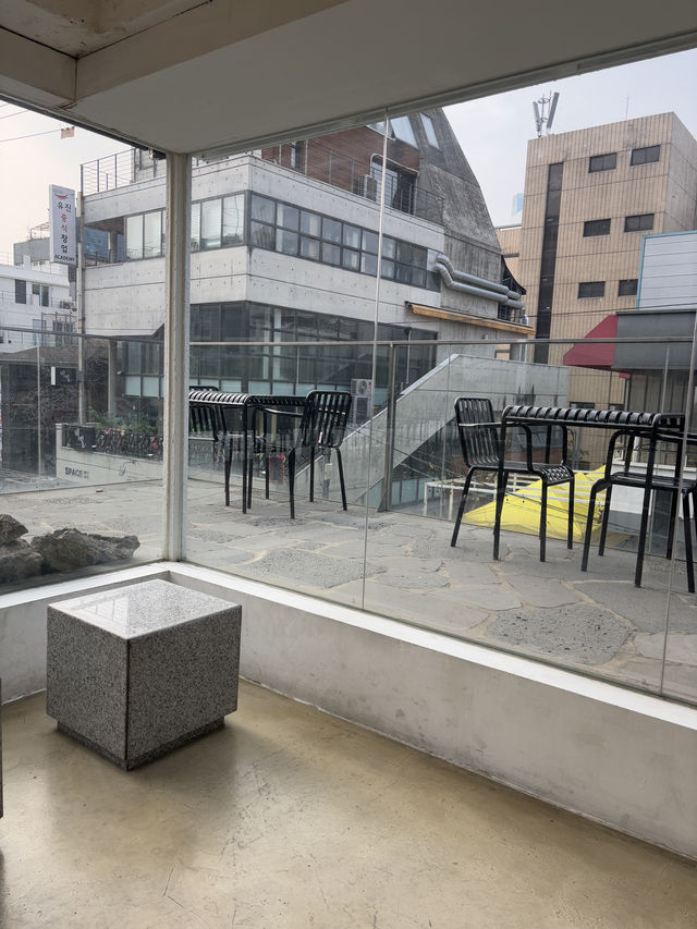 크리스마스 분위기 뿜뿜한 마포 감성 대형카페☕️🎄