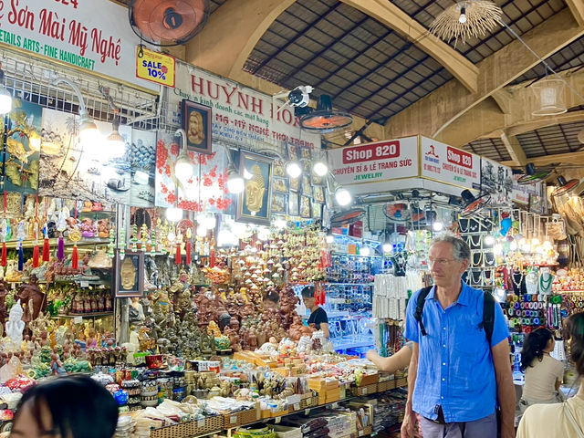 Ben Thanh Market: Trinket Heaven