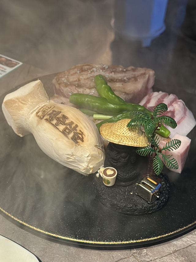 광주 첨단 흑돼지숙성고기전문점, 돼지삼춘 첨단본점