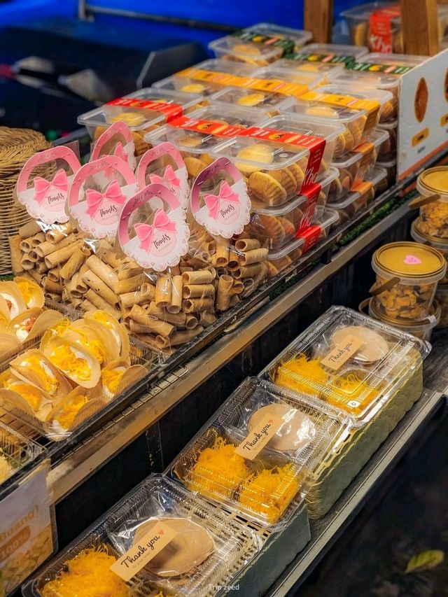 เที่ยวตลาดน้ำยามค่ำคืน