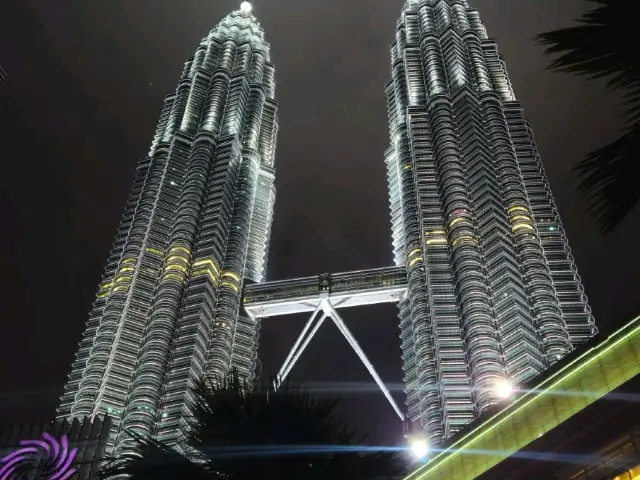 ใช้เวลา 2 วันใน KLCC พร้อมเยี่ยมชมมัสยิดสีชมพู!