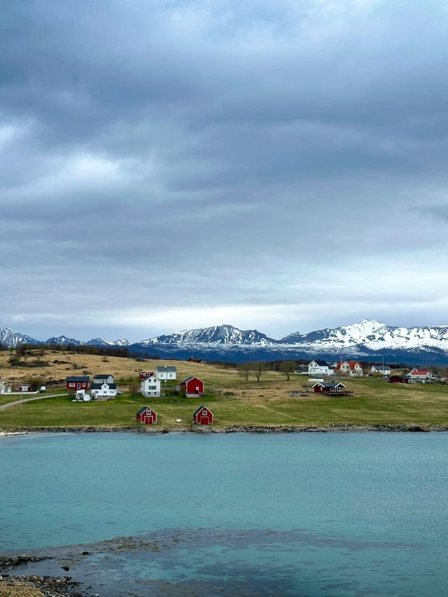 Serenity in the Arctic: Sildpollnes Kirke and Holdøya, Lofoten