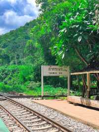 สัมผัสประสบการณ์รถไฟสายมรณะถ้ำกระแซ 🚂