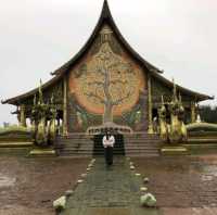 วัดสิรินธรวรารามภูพร้าว (วัดเรืองแสง)