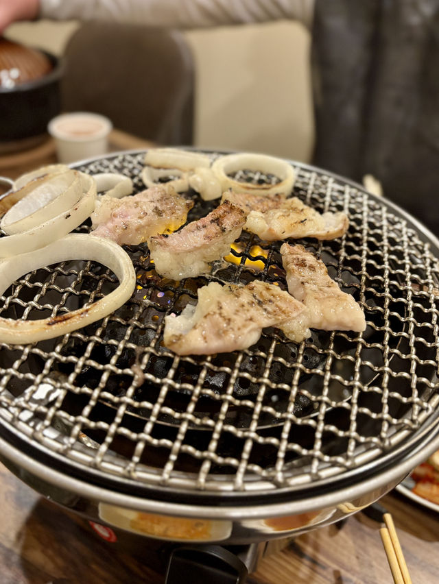 【大阪・東梅田】完全個室で楽しめる無人焼肉店「和牛焼肉 日高商店 梅田店」