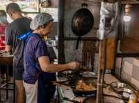 ร้านอาหารตามสั่งข้างทาง แต่รสชาติระดับภัตตาคาร
