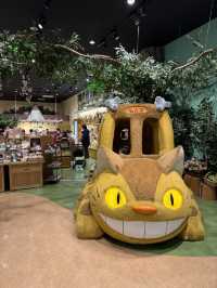 ジブリ好きは必見！大きなネコバスやトトロに会えるジブリグッズのショップ🤩🌿