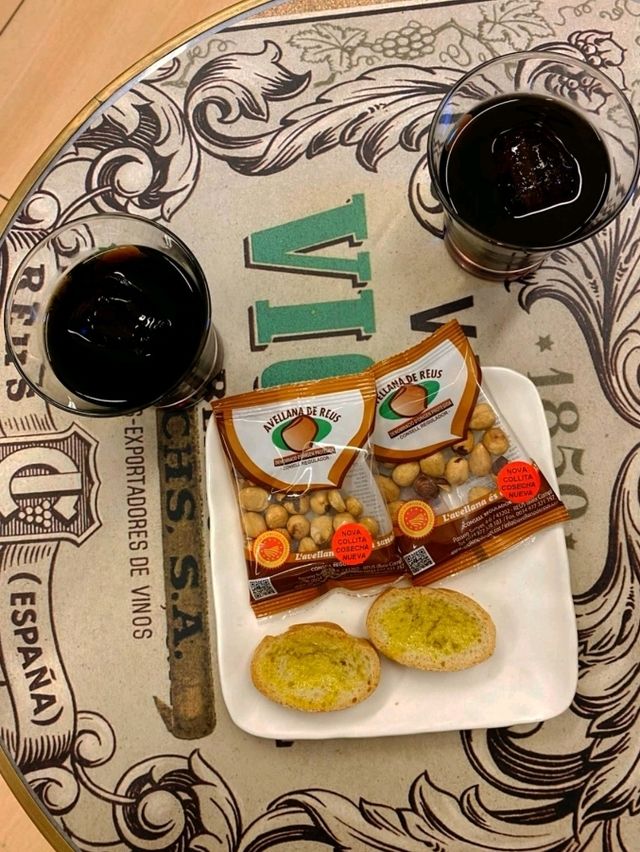 雷烏斯是苦艾酒之都！