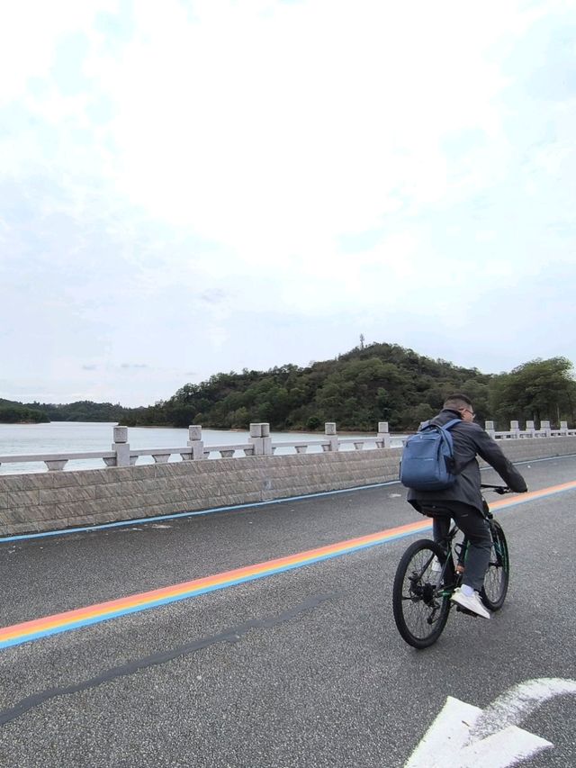 惠州除了西湖外,還是一個紅花湖也很美