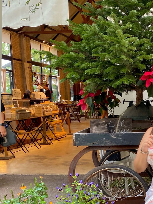 Barn na cafe🌸🪞 มีดีอะไรถึงต้องไปซ้ำ 5 รอบ!!🍰