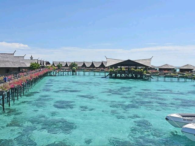 "Sipadan Kapalai Dive Resort: A Stunning Overwater Paradise for divers and stress relief"