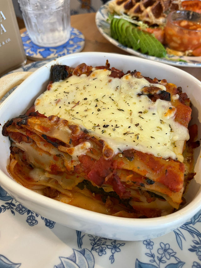  元朗人氣Café 💕 𝐁𝐫𝐚𝐯𝐚 𝐉𝐚𝐯𝐚 𝐂𝐨𝐟𝐟𝐞𝐞✨高質Brunch＋自家製巴斯克蛋糕😋