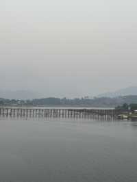 รีสอรท์ในสังขละบุรี ต้อนรับน้องแมว 