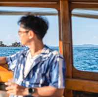 ล่องเรือหรูกลางทะเลใสแบบ kyle.phuket  ⛵️