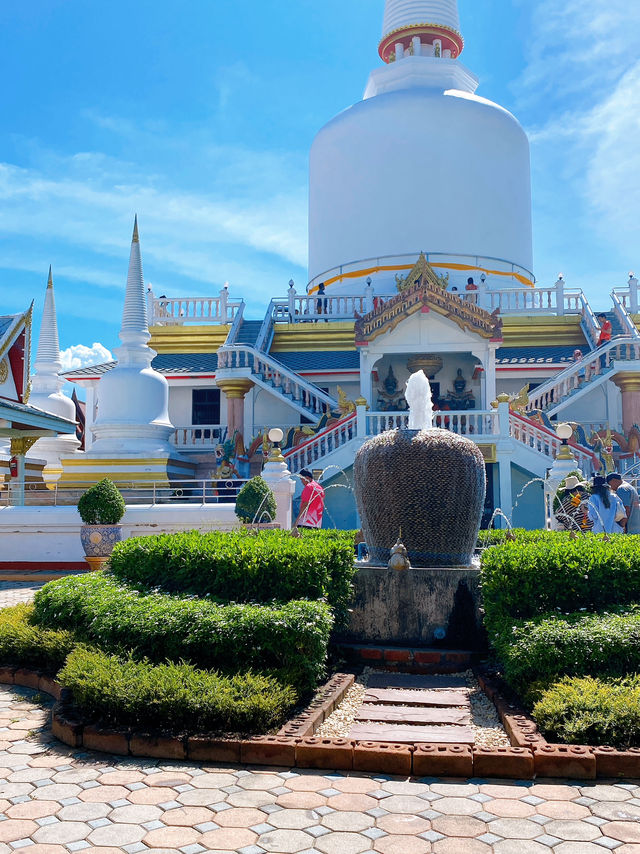 เข้าวัดในวันปีใหม่ไทย