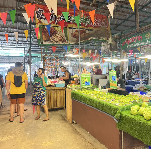 ตลาดน้ำคลองลัดมะยม