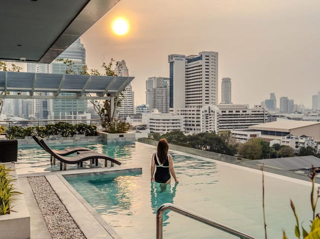 โรงแรมที่มีรูฟท้อปบาร์วิวสวยปังสุดในย่านสาทร 