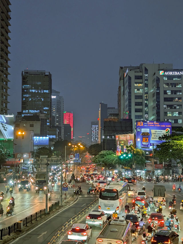 🇻🇳 Hanoi: A City of Contrasts, Where Every Moment is an Adventure 🌆