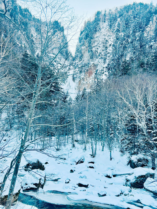 【北海道】層雲峽：被冰封的流星瀑布和銀河瀑布