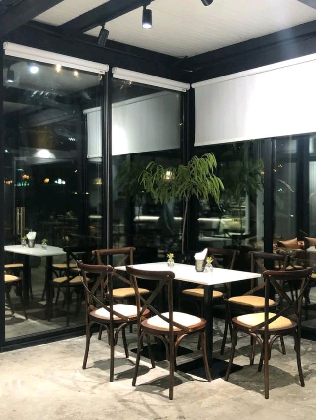 Anchor Café & Roastery – Where Coffee Meets Comfort!