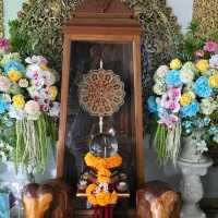  วัดร่องเสือเต้น Blue Temple