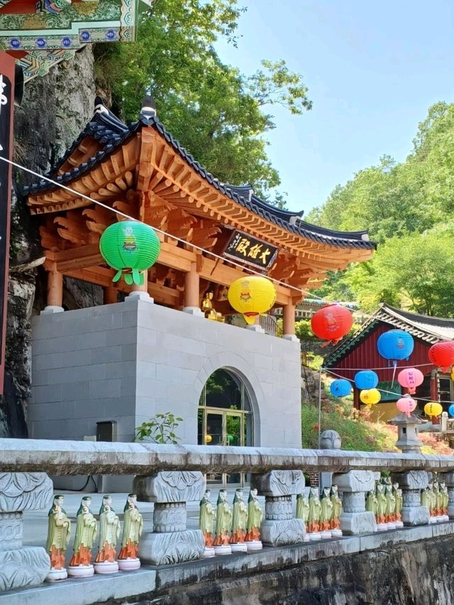 기암절벽 속으로 나들이