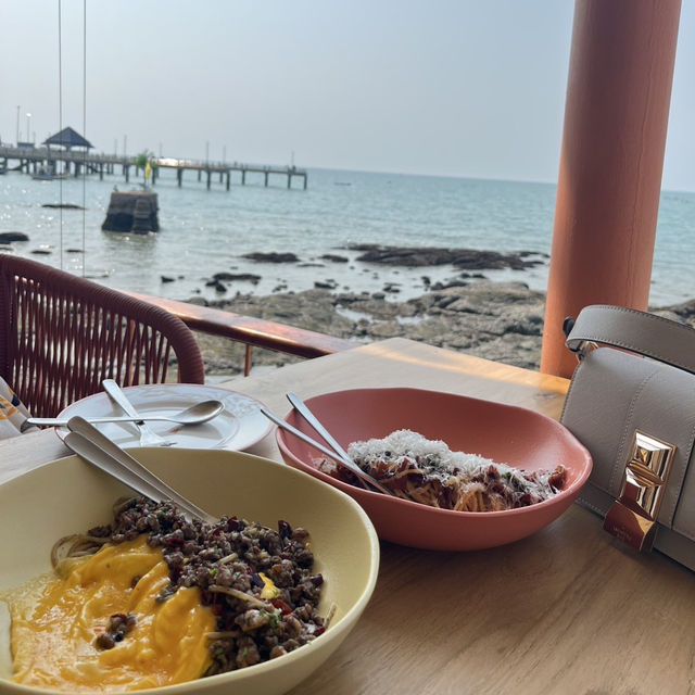 Casa tropika บางแสน🌊