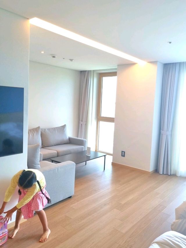 깨끗하고 넓은 숙소와 넓은바다 워터파크까지! 자은도 씨원리조트